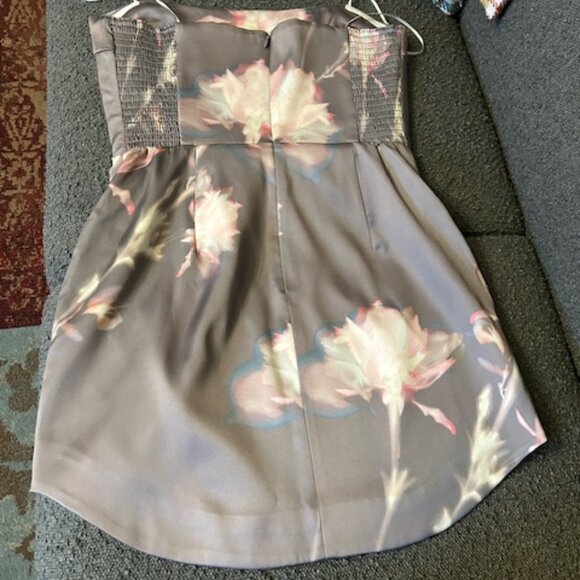 AMANDA UPRICHARD Joss Floral Off-The-Shoulder Strapless Grey Multi Minidress - Picture 10 of 13